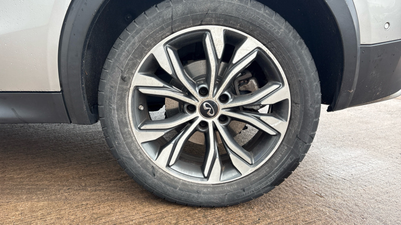 Infiniti Qx30 2.2d Premium 5dr DCT Diesel Estate